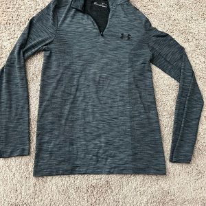 Mens Under Armour half-zip top size S/M